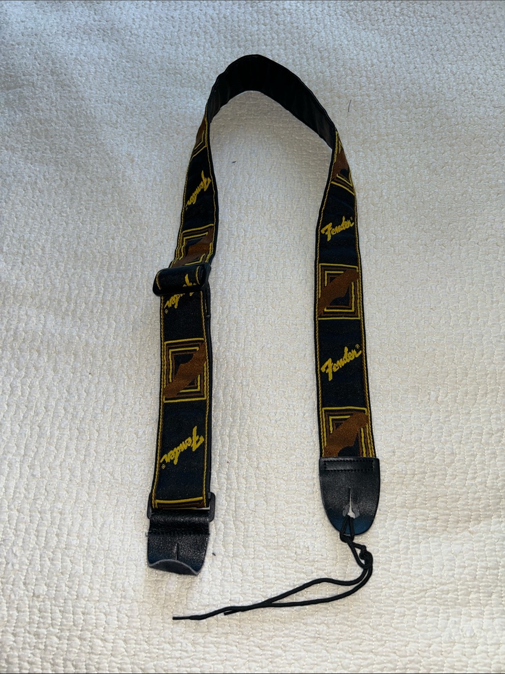 Fender adjustable guitar strap